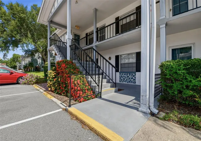 3rd image of 100 Glennes Ln #204, Dunedin, FL 34698 | MLS# TB8522007
