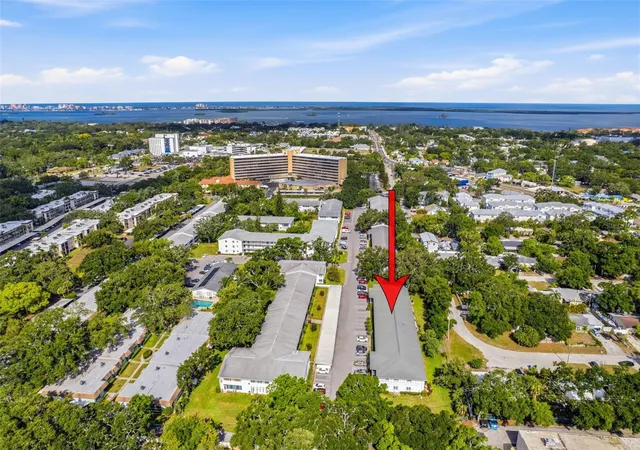 2nd image of 100 Glennes Ln, DUNEDIN, FL 34698