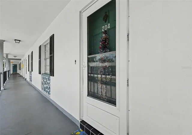 4th image of 100 Glennes Ln #204, Dunedin, FL 34698 | MLS# TB8522007