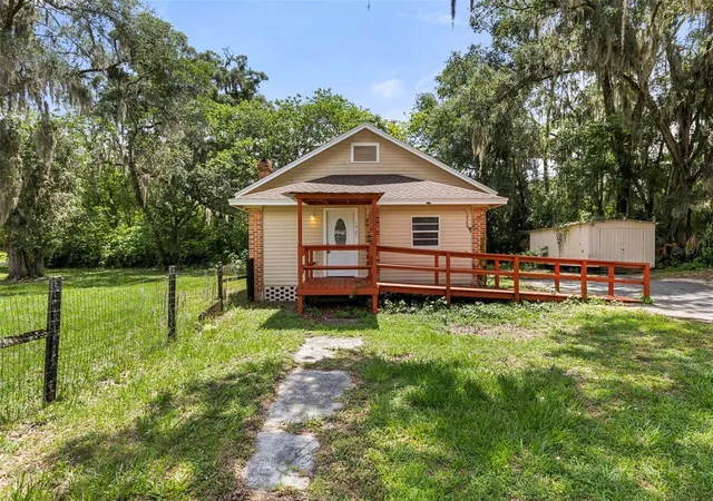 Photo 2 of Single family home for sale at 1921 Ne 8th Road, Ocala, FL 34470 | MLS# G5114154 | Listing updated on 2026-09-01