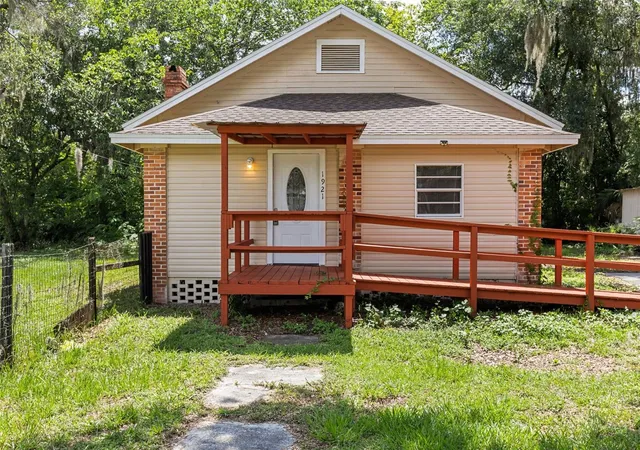 Photo 3 of Single family home for sale at 1921 Ne 8th Road, Ocala, FL 34470 | MLS# G5114154 | Listing updated on 2026-09-01