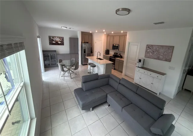Photo 2 of Single family home for sale at 637 Bell Prairie Cir, Lake Wales, FL 33859 | MLS# O6419040 | Listing updated on 2026-06-23