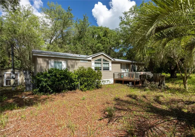 1st image of 819 Lenore Ave, Interlachen, FL 32148 | MLS# O6419041