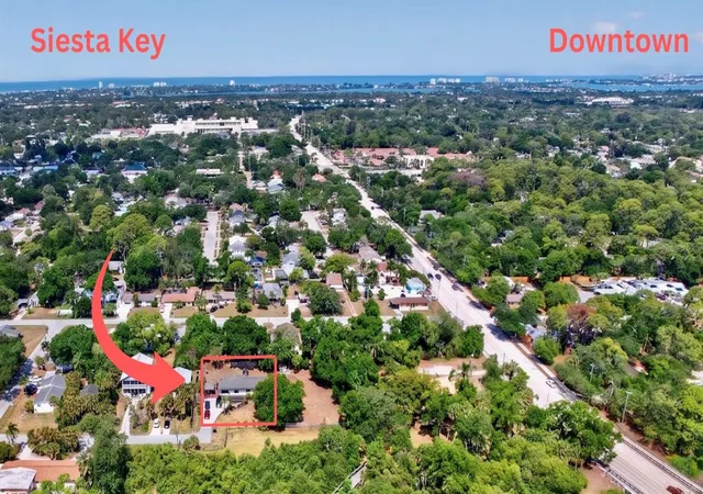 Photo 3 of Single family home for sale at 4842 Nutmeg Ave, Sarasota, FL 34231 | MLS# A4697828 | Listing updated on 2026-09-18
