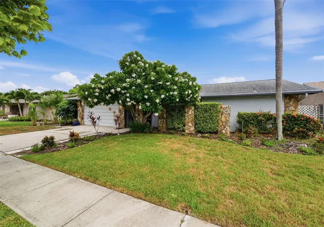 2nd image of 10744 97th St, Largo, FL 33773 | MLS# TB8522027