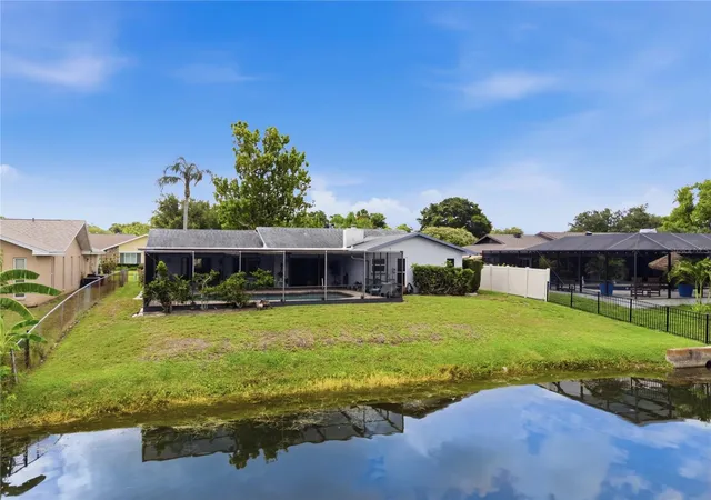 3rd image of 10744 97Th St, Largo, FL 33773 | MLS# TB8522027