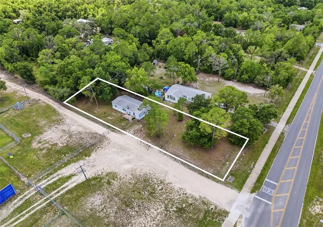 Homes for sale in Bronson, FL | 350 Ishie Ave, Bronson, FL 32621 | MLS# GC541388