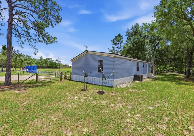 Homes for sale in Bronson, FL | 350 Ishie Ave, Bronson, FL 32621 | MLS# GC541388