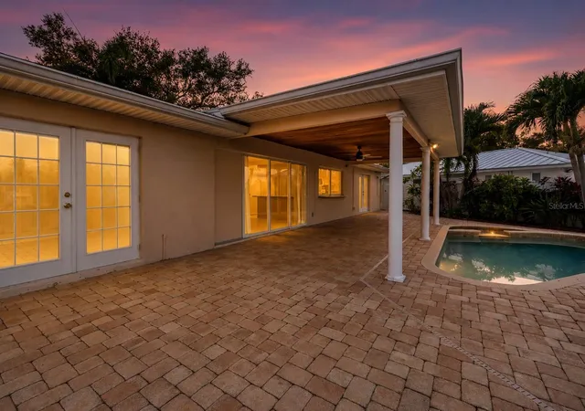 Photo 1 of Single family home for sale at 1820 Tanglewood Dr NE, Saint Petersburg, FL 33702 | MLS# TB8522032 | Listing updated on 2026-09-04