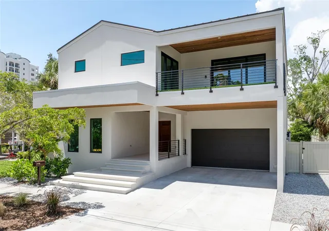 Photo 2 of Single family home for sale at 1681 Oak St, Sarasota, FL 34236 | MLS# A4697829 | Listing updated on 2026-10-08
