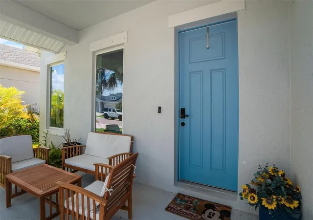 Photo 3 of Single family home for sale at 5285 Twinflower Ln, Sarasota, FL 34233 | MLS# A4697830 | Listing updated on 2026-06-23