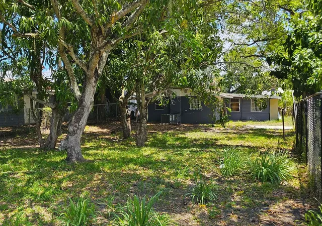 Homes for sale in Palmetto, FL | 1205 2nd Ave W, Palmetto, FL 34221 | MLS# A4697831