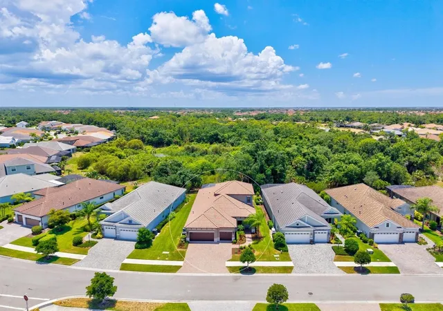 Photo 3 of Single family home for sale at 11909 Hunters Crk Rd, Venice, FL 34293 | MLS# N6144797 | Listing updated on 2026-10-01