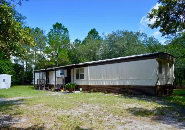 3rd image of 33135 Forest Ridge Rd, Deland, FL 32720 | MLS# V4949803