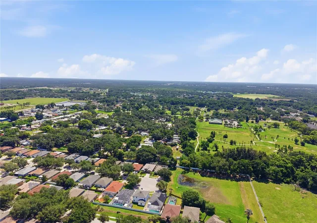 36th image of 704 Parsons Pointe St, Seffner, FL 33584 | MLS# TB8522048