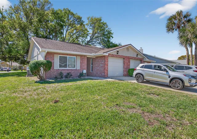 4th image of 1400 Portobello Dr, Port Orange, FL 32127 | MLS# V4949804