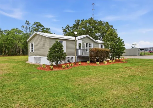 Photo 3 of Manufactured home for sale at 4450 Quail Roost Rd, Saint Cloud, FL 34772 | MLS# S5152336 | Listing updated on 2026-07-01