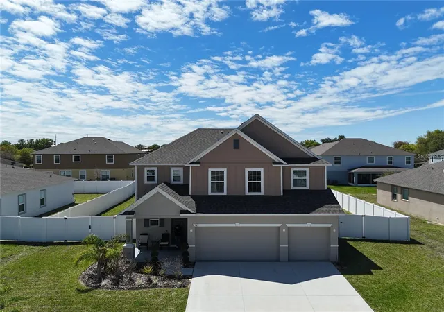 Photo 2 of Single family home for sale at 923 Fieldstone Way, Haines City, FL 33844 | MLS# O6419098 | Listing updated on 2026-08-07
