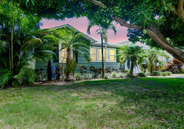 Photo 2 of Single family home for sale at 182 29th Avenue N, Saint Petersburg, FL 33704 | MLS# TB8522082 | Listing updated on 2026-08-16