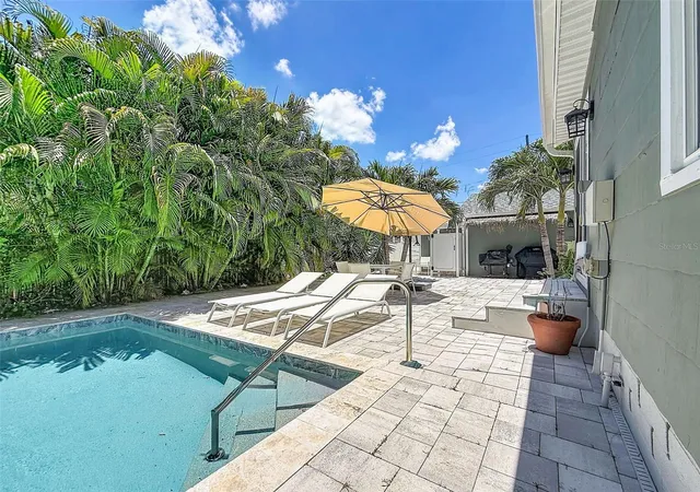 Photo 3 of Single family home for sale at 182 29th Avenue N, Saint Petersburg, FL 33704 | MLS# TB8522082 | Listing updated on 2026-10-08
