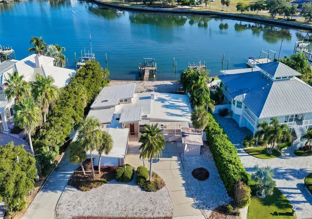 Photo 1 of Land for sale at 355 S Shore Dr, Sarasota, FL 34234 | MLS# A4697839 | Listing updated on 2026-08-26