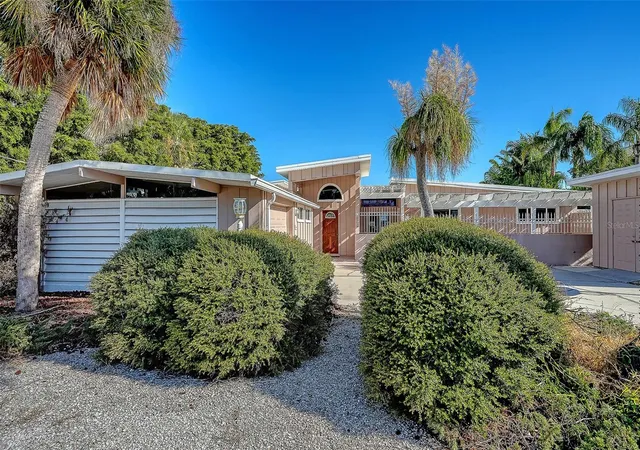 Photo 4 of Land for sale at 355 S Shore Dr, Sarasota, FL 34234 | MLS# A4697839 | Listing updated on 2026-08-26