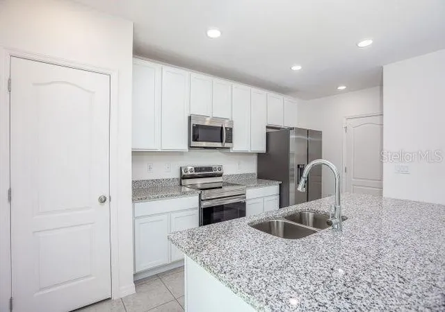 5th image of 8099 Sw 9Th Ln, Gainesville, FL 32607 | MLS# O6419111