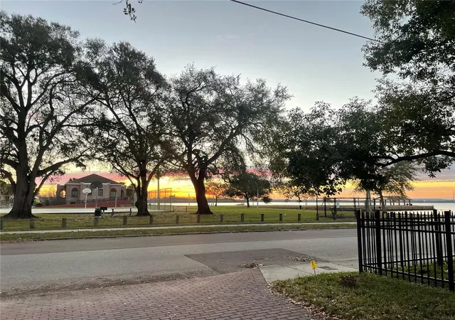 Photo 38 of Single family home for sale at 315 S Bermuda Blvd, TAMPA, FL 33605 | MLS# TB8522115 | Listing updated on 2026-10-04