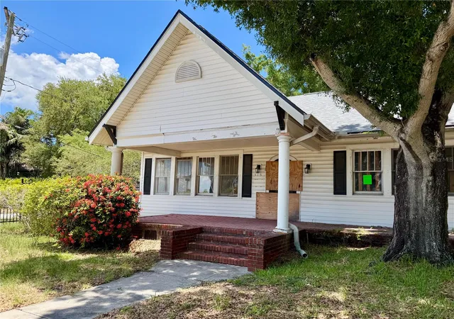 Photo 3 of Single family home for sale at 315 S Bermuda Blvd, Tampa, FL 33605 | MLS# TB8522115 | Listing updated on 2026-10-04
