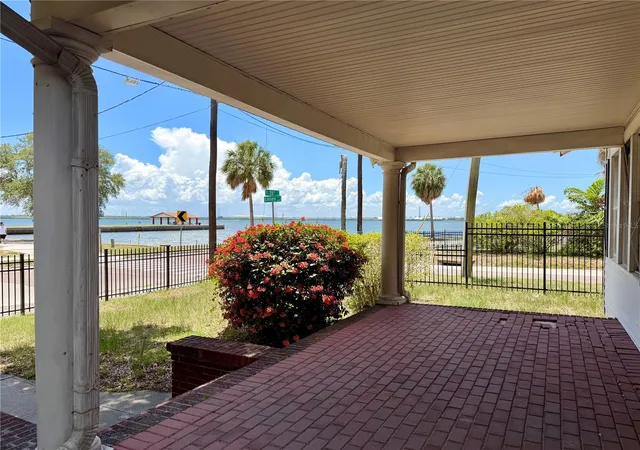 Photo 4 of Single family home for sale at 315 S Bermuda Blvd, Tampa, FL 33605 | MLS# TB8522115 | Listing updated on 2026-10-04