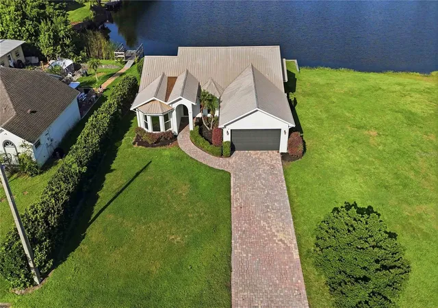 3rd image of 1422 Patricia St, Kissimmee, FL 34744 | MLS# O6419136