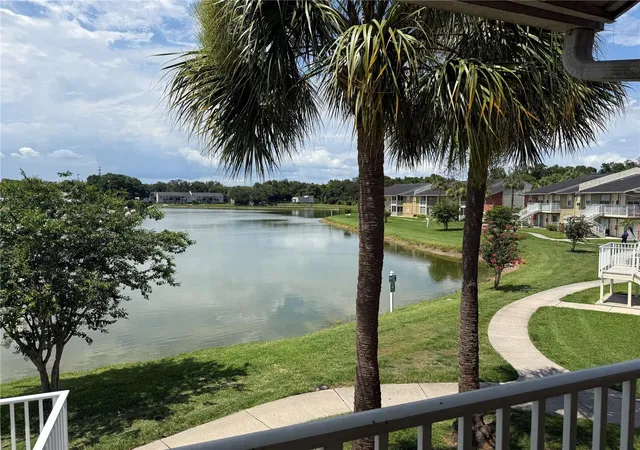 31st image of 220 Lake Parsons Grn #205, Brandon, FL 33511 | MLS# TB8522141