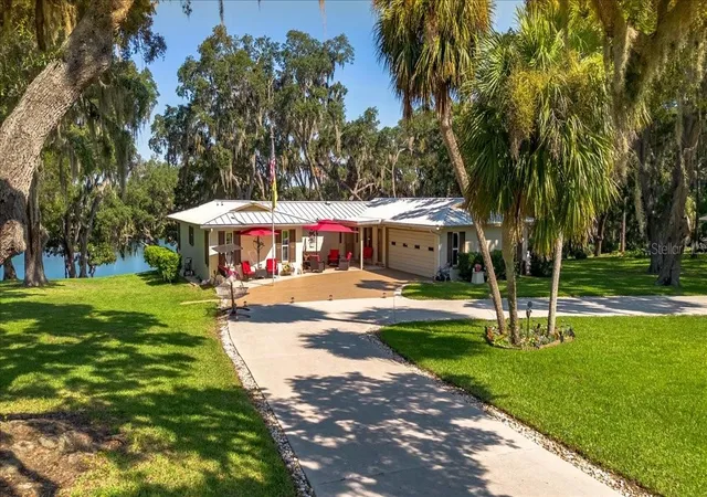 2nd image of 10522 Se 146th Terrace Rd, Ocklawaha, FL 32179 | MLS# OM727199