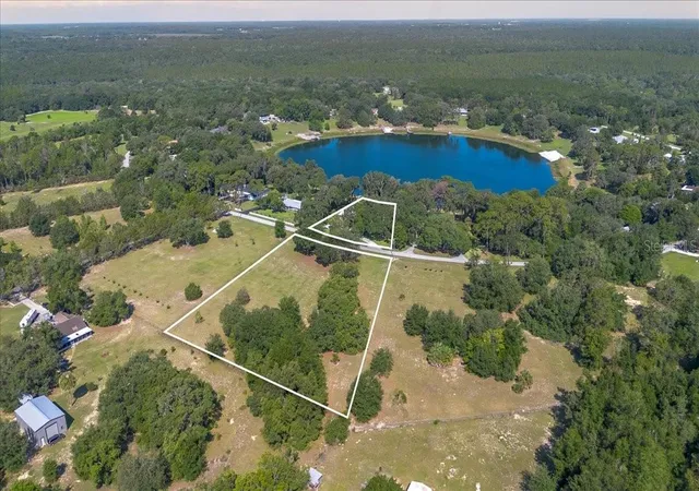 4th image of 10522 Se 146Th Terrace Rd, Ocklawaha, FL 32179 | MLS# OM727199