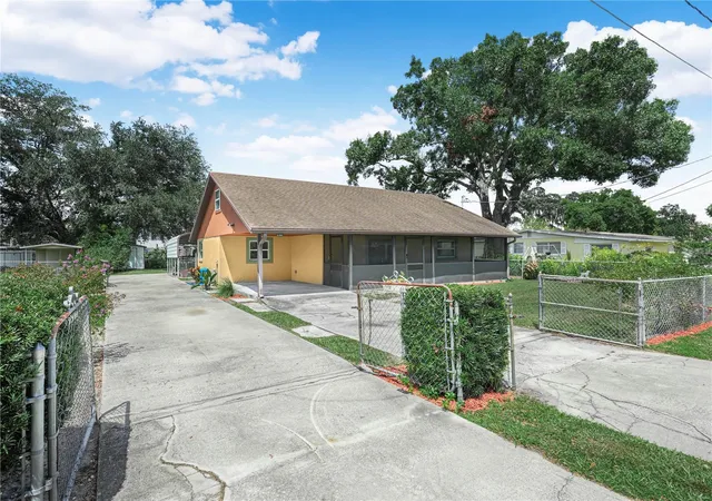 Photo 2 of Single family home for sale at 1213 Cherokee Dr, Kissimmee, FL 34744 | MLS# K4903584 | Listing updated on 2026-08-30
