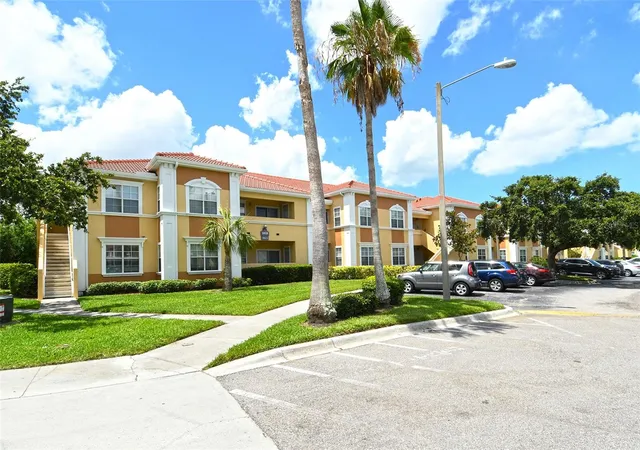 Photo 1 of Condo for sale at 1010 Villagio Cir #201, Sarasota, FL 34237 | MLS# A4697851 | Listing updated on 2026-10-04