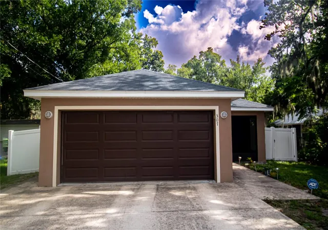 Homes for sale in Mulberry, FL | 307 Nw 8th St, Mulberry, FL 33860 | MLS# A4697853