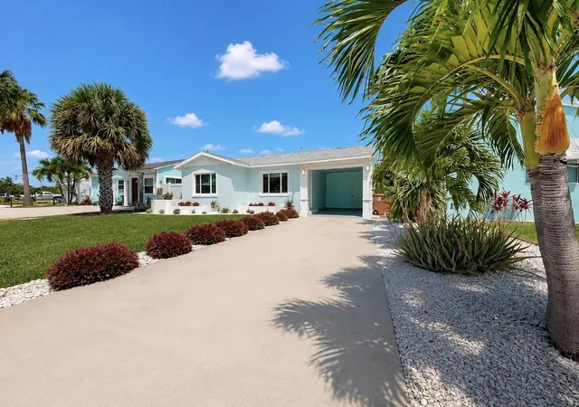 Homes for sale in Madeira Beach, FL | 480 S Bayshore Dr, Madeira Beach, FL 33708 | MLS# TB8522163