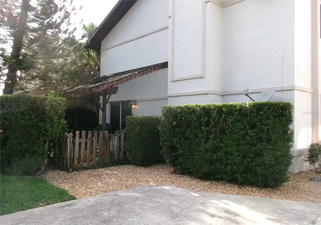 Photo 3 of Condo for sale at 1061 Aragon Ave #1061, Winter Park, FL 32789 | MLS# S5152353 | Listing updated on 2026-09-23
