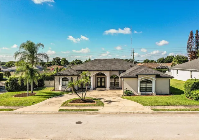 Photo 1 of Single family home for sale at 2205 Chesterfield Cir, Lakeland, FL 33813 | MLS# L4962983 | Listing updated on 2026-10-06
