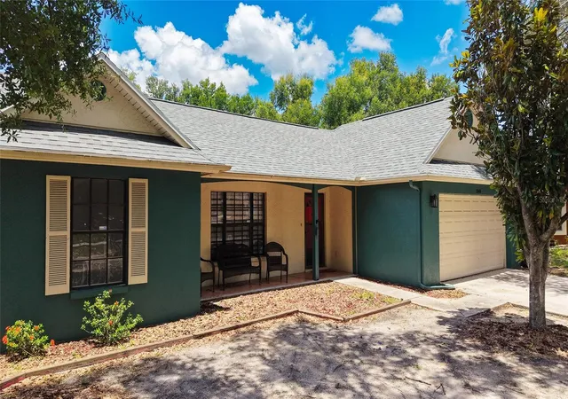 Photo 3 of Single family home for sale at 1048 Malletwood Dr, Brandon, FL 33510 | MLS# TB8522170 | Listing updated on 2026-10-09