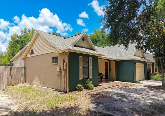Photo 4 of Single family home for sale at 1048 Malletwood Dr, Brandon, FL 33510 | MLS# TB8522170 | Listing updated on 2026-10-09