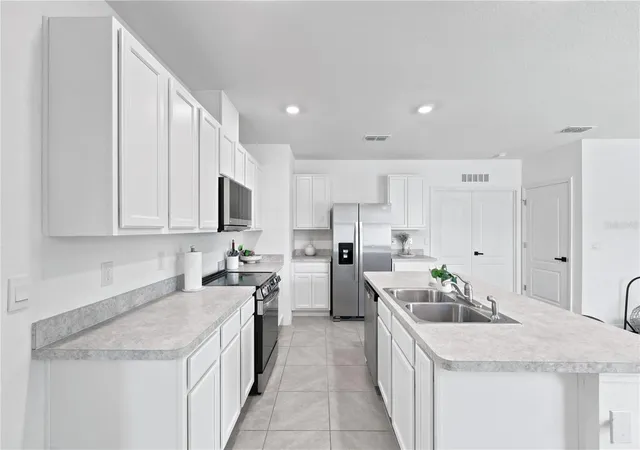 5th image of 2733 Reddish Egret Bnd, Harmony, FL 34773 | MLS# S5152359