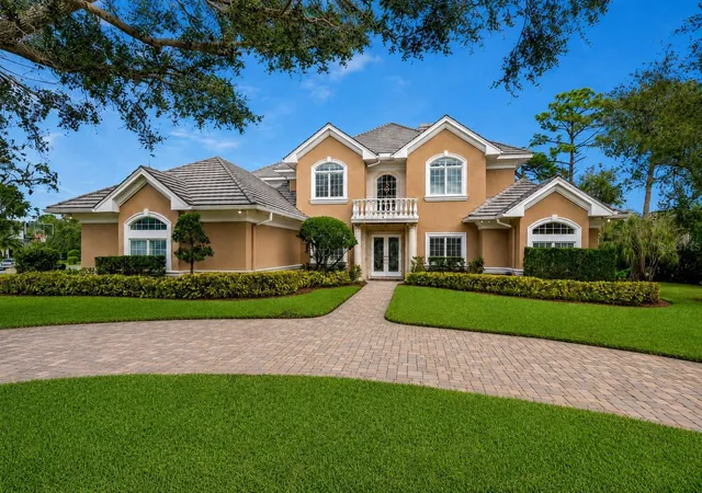 Photo 2 of Sale Pending at 2280 Mackenzie Ct, Clearwater, FL 33765 | MLS# TB8522189 | Listing updated on 2026-09-23