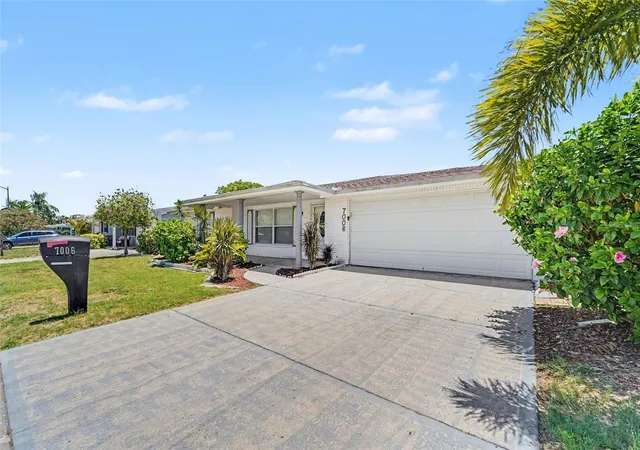 Photo 2 of Single family home for sale at 7006 Maplehurst Dr, Port Richey, FL 34668 | MLS# O6419190 | Listing updated on 2026-10-06