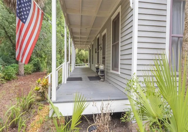 Photo 3 of Single family home for sale at 200 Park St, Melrose, FL 32666 | MLS# GC541398 | Listing updated on 2026-10-22