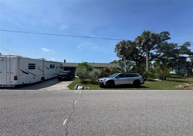 Homes for sale in Port Charlotte, FL | 21239 Cottonwood Ave, Port Charlotte, FL 33952 | MLS# C7527650