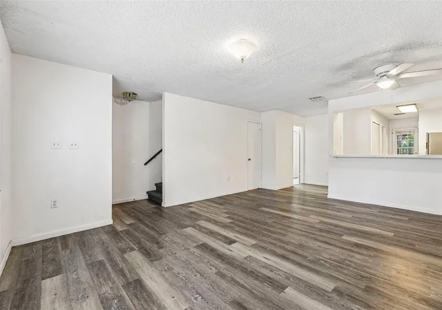 4th image of 904 Sumter St, Leesburg, FL 34748 | MLS# O6419240