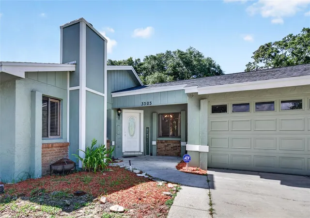 Photo 3 of Single family home for sale at 3303 Foxboro Ct, Mount Dora, FL 32757 | MLS# G5114181 | Listing updated on 2026-10-03