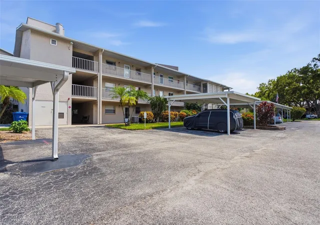 Photo 1 of Condo for sale at 3981 Maceachen Blvd #330, Sarasota, FL 34233 | MLS# TB8522264 | Listing updated on 2026-09-27